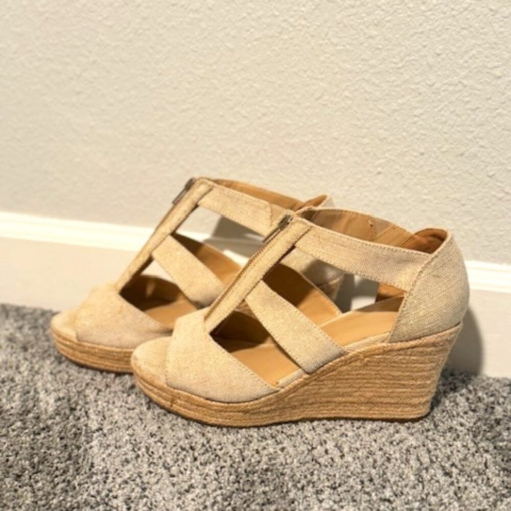 Gorgeous Tan (with gold specs) Wedges - Size 10